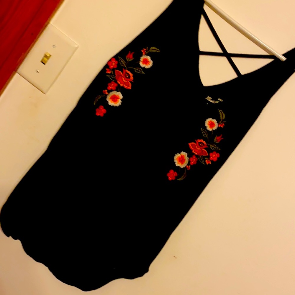 Hollister floral tank!